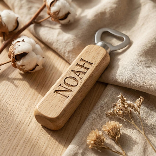 Flaschenöffner personalisiert – Geschenk für Männer aus Holz mit Gravur - LaserArt Germany