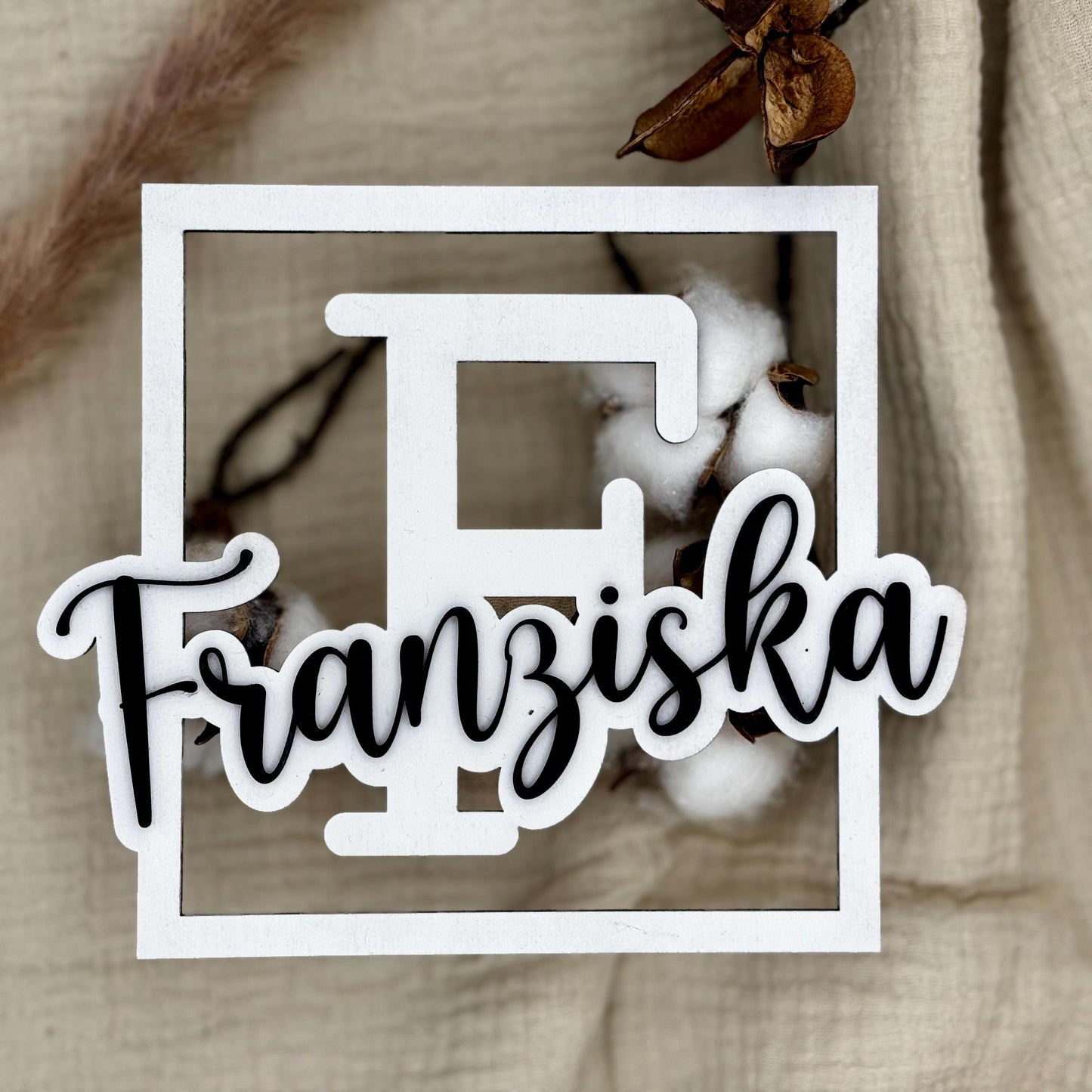 Namensschild aus Holz personalisiert – Geschenk zur Babyparty & Babyzimmer Deko