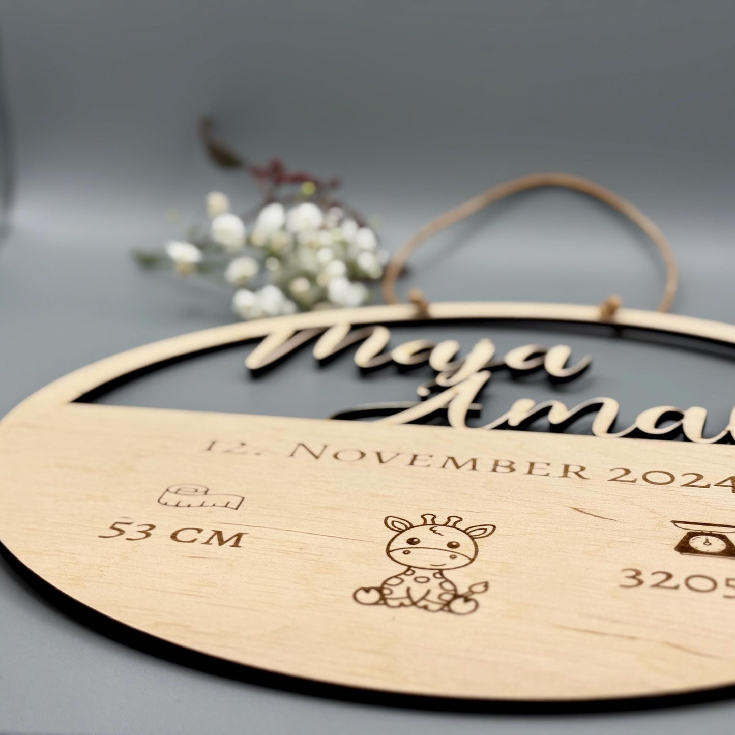 Personalisiertes Geburtsschild, Geschenk aus Holz mit Namen, Wanddeko, Namensschild oder Traumfänger, Geschenk Geburt & Taufe | ø 25 cm