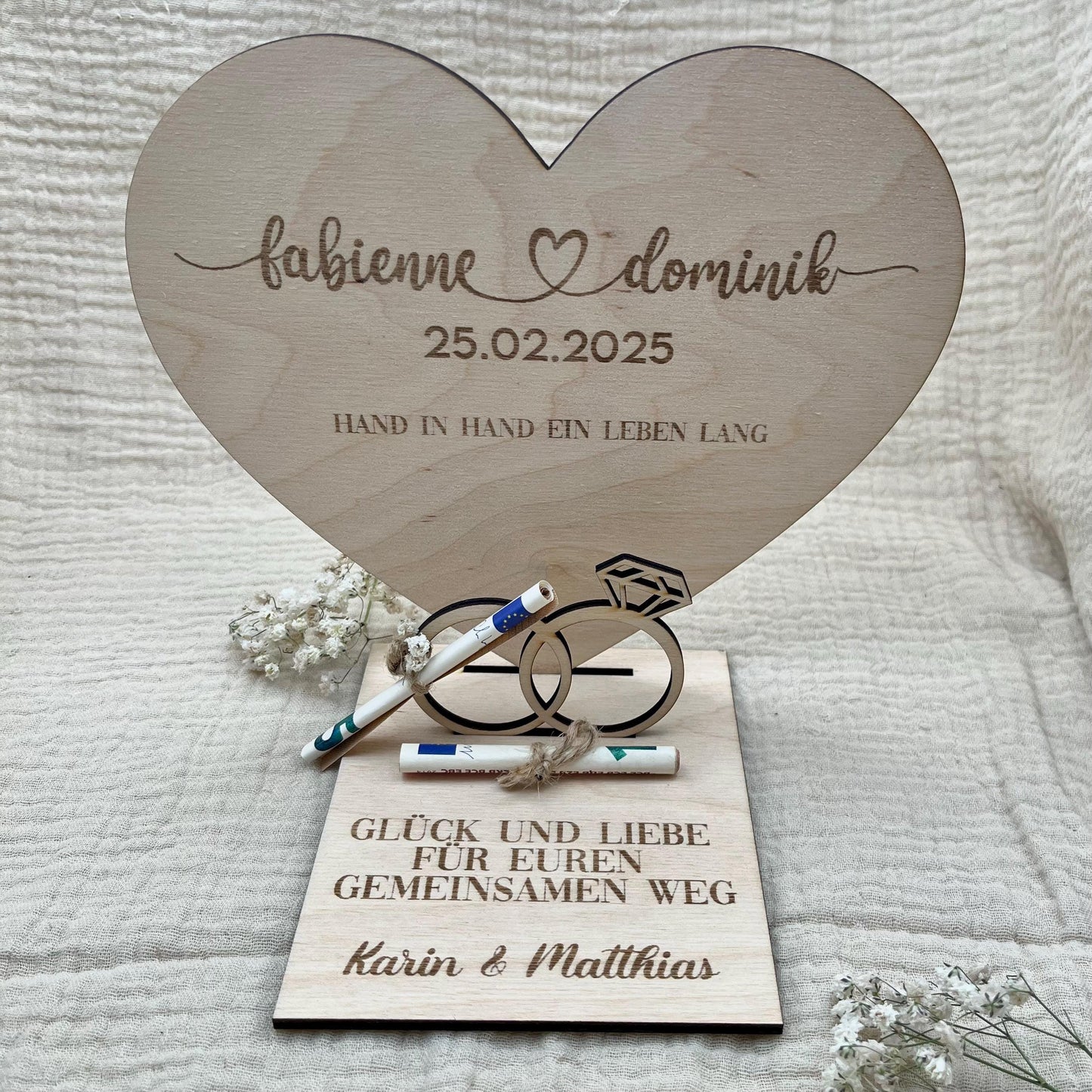 Personalisierte Geldgeschenk Herzplatte aus Holz – Hochzeitsgeschenk & Erinnerung