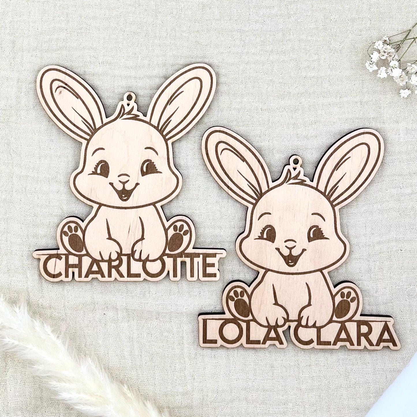 Personalisierter Hase mit Namen Holz, Osterdeko, Geschenkidee, Platzkarte, Türkranz, Türschild, Namensschild, Osterhase, Ostern