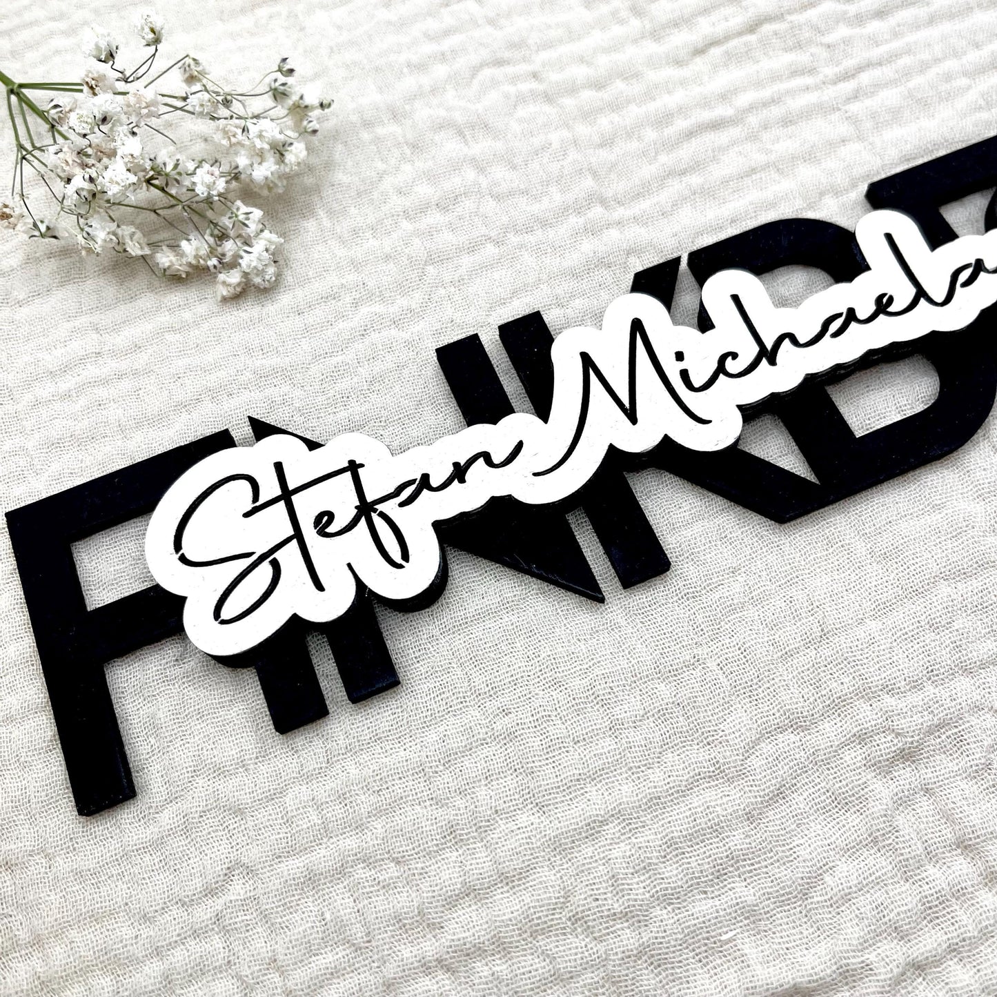 Personalisiertes Familienschild Holz 3D – Familienname & Vornamen | Geschenk Einzug, Hauskauf & Hochzeit
