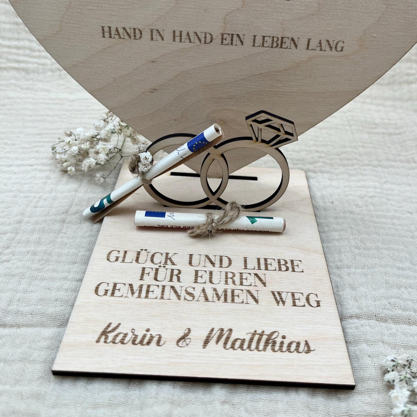Personalisierte Geldgeschenk Herzplatte aus Holz – Hochzeitsgeschenk & Erinnerung