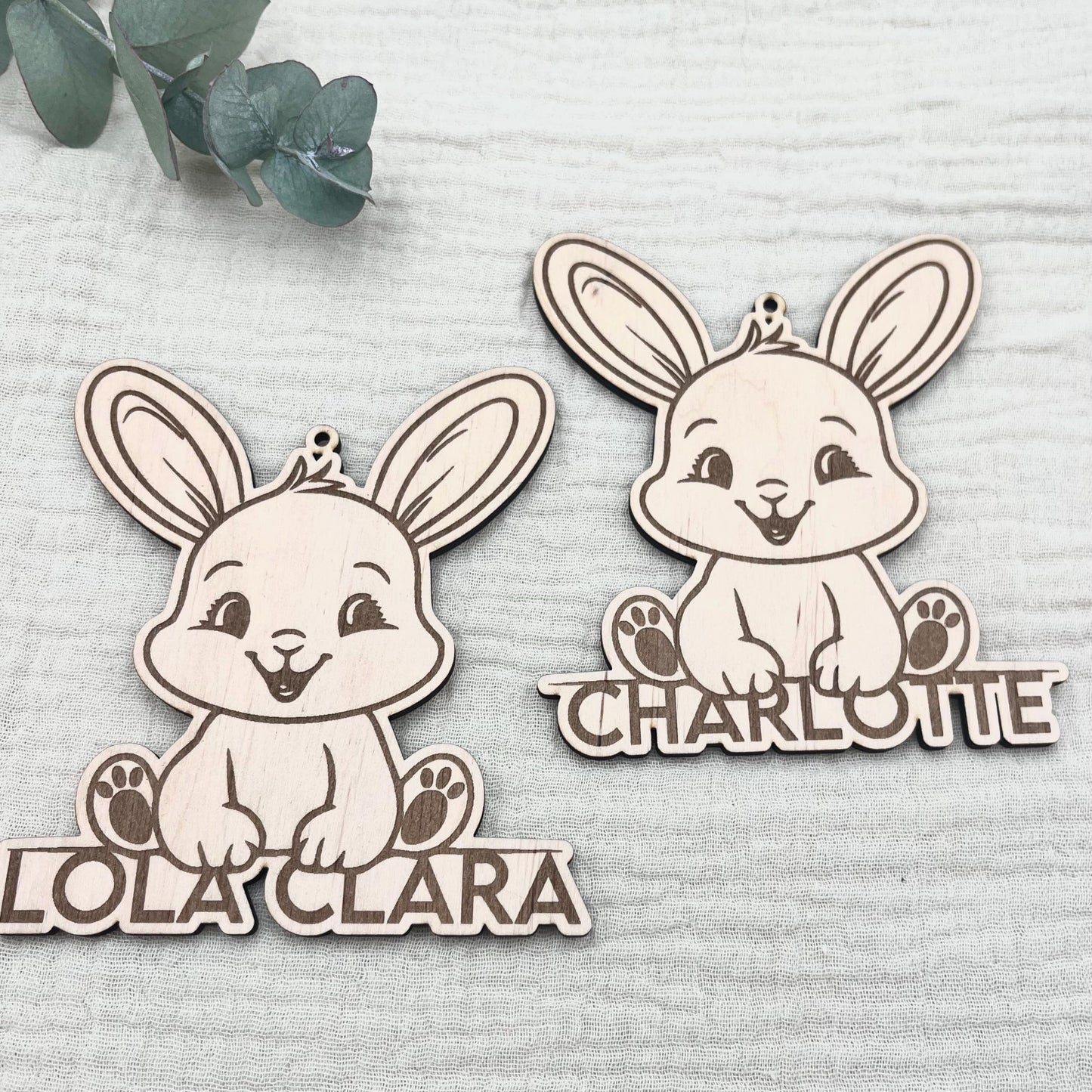 Personalisierter Hase mit Namen Holz, Osterdeko, Geschenkidee, Platzkarte, Türkranz, Türschild, Namensschild, Osterhase, Ostern