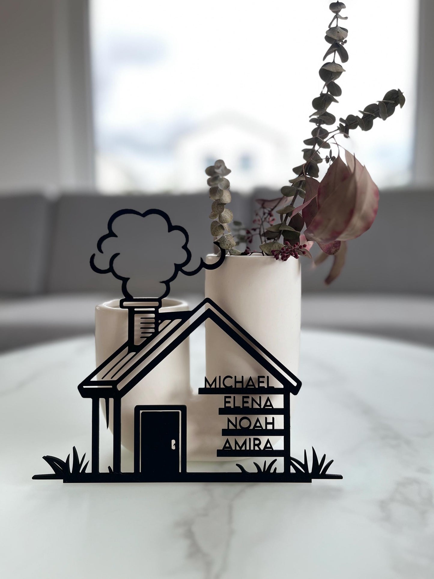 Familienschild personalisiert Hausform, stilvolles Richtfest Geschenk & Einzug Deko, individuelles Holzschild mit Vornamen