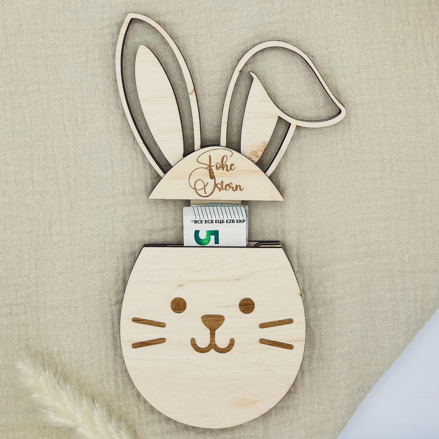 Personalisiertes Geldgeschenk zu Ostern Osterhase aus Holz mit Gravur