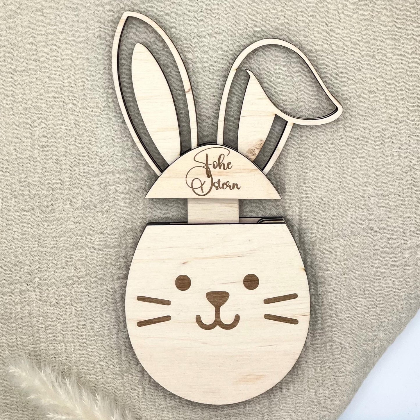 Personalisiertes Geldgeschenk zu Ostern Osterhase aus Holz mit Gravur