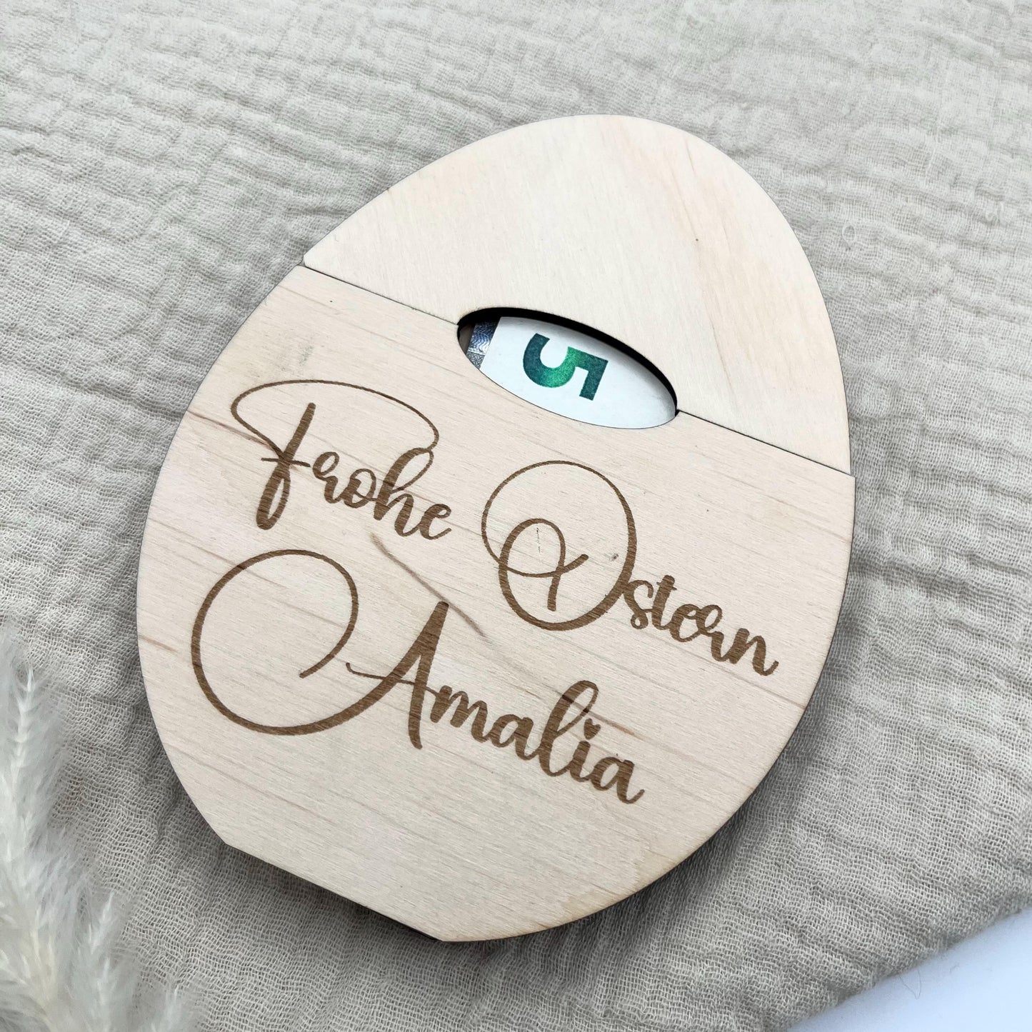 Osterei aus Holz – personalisiertes Geldgeschenk mit Gravur