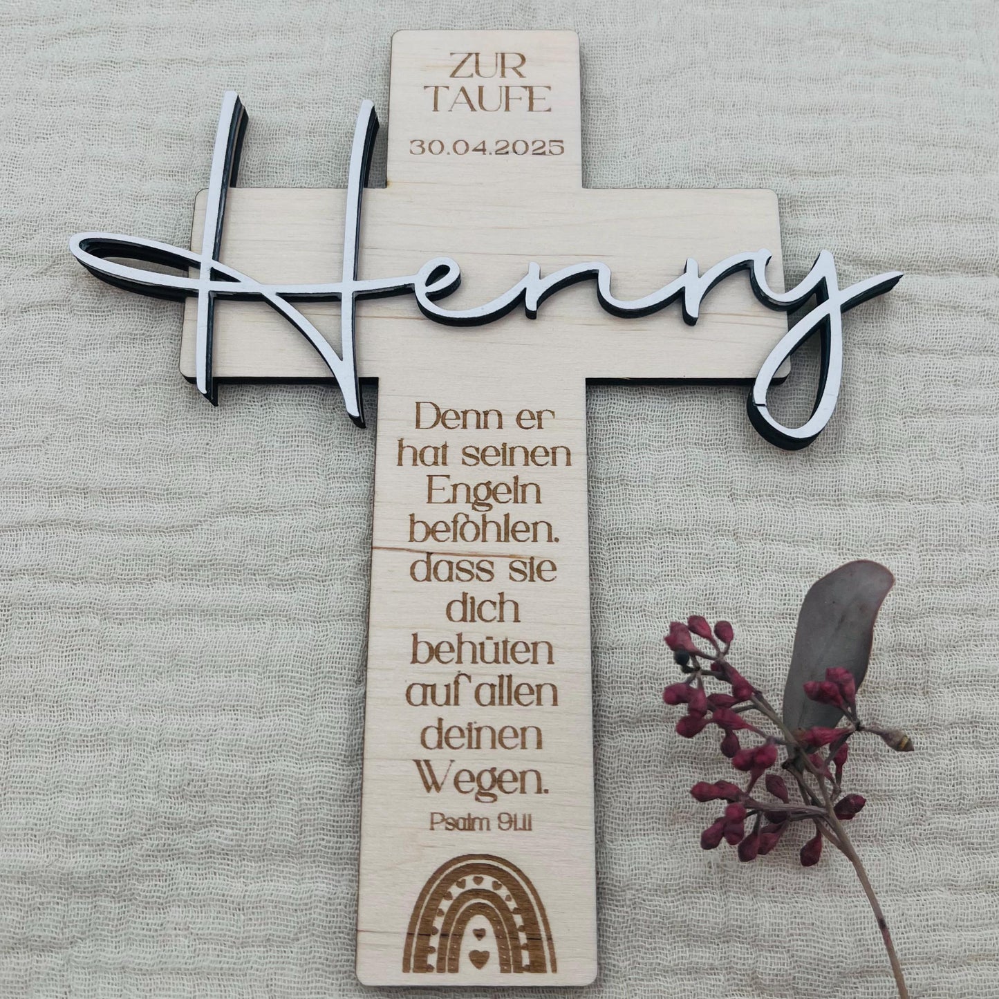 Taufkreuz aus Holz personalisiert – Geschenk zur Taufe, Kommunion & Geburt