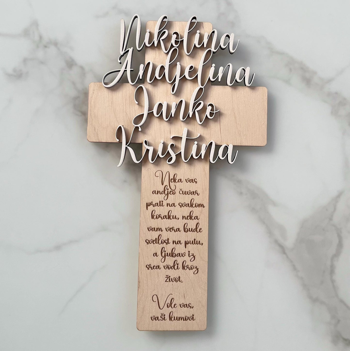 Personalisiertes Taufkreuz aus Holz – Symbol des Glaubens & Erinnerung