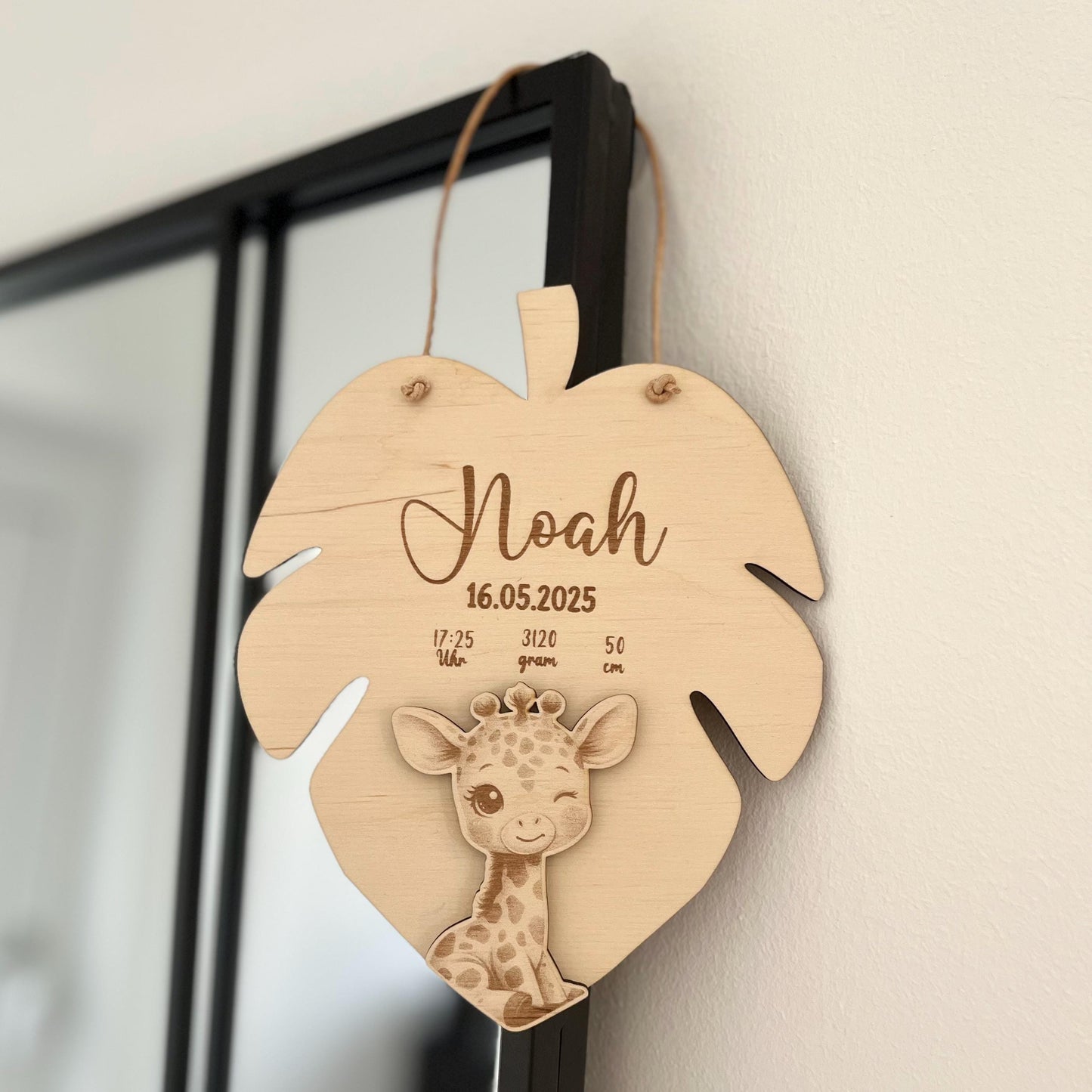 Personalisiertes Geschenk zur Geburt Geburtsschild mit Name & Geburtsdaten zur Taufe Holzschild mit 3D Tiermotiv inkl. Lederband