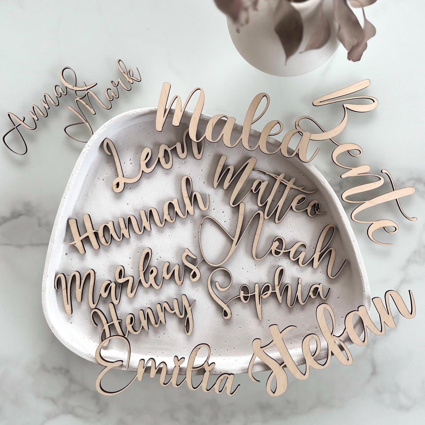 Name aus Holz Schriftzug Holz , Platzkarte, Geschenkidee oder Deko für Hochzeit & DIY natur oder farbig - 3mm Birkenholz