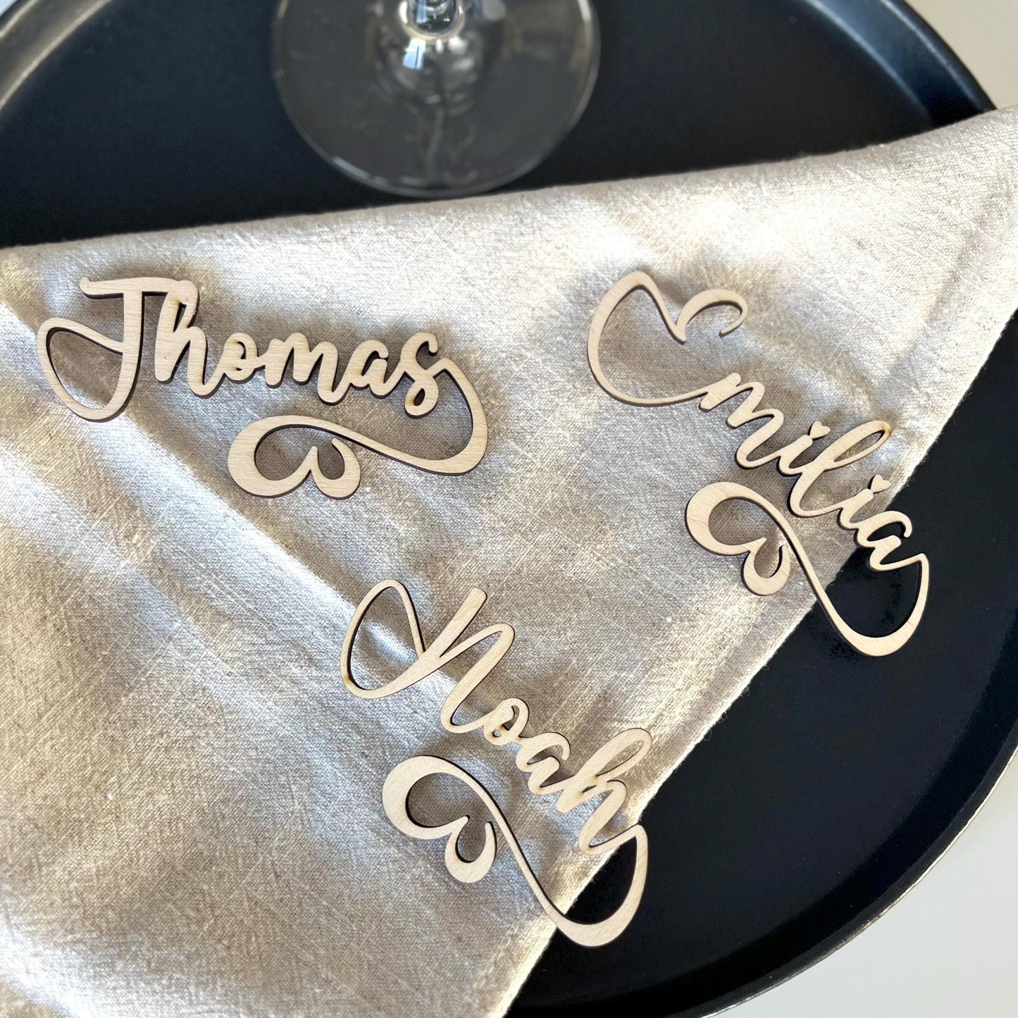 Platzkarten Holz für Gläser - Personalisiertes Namensschild Tischkarte | Tischdeko Hochzeit, Taufe, Geburtstag | Schriftzug Name aus Holz