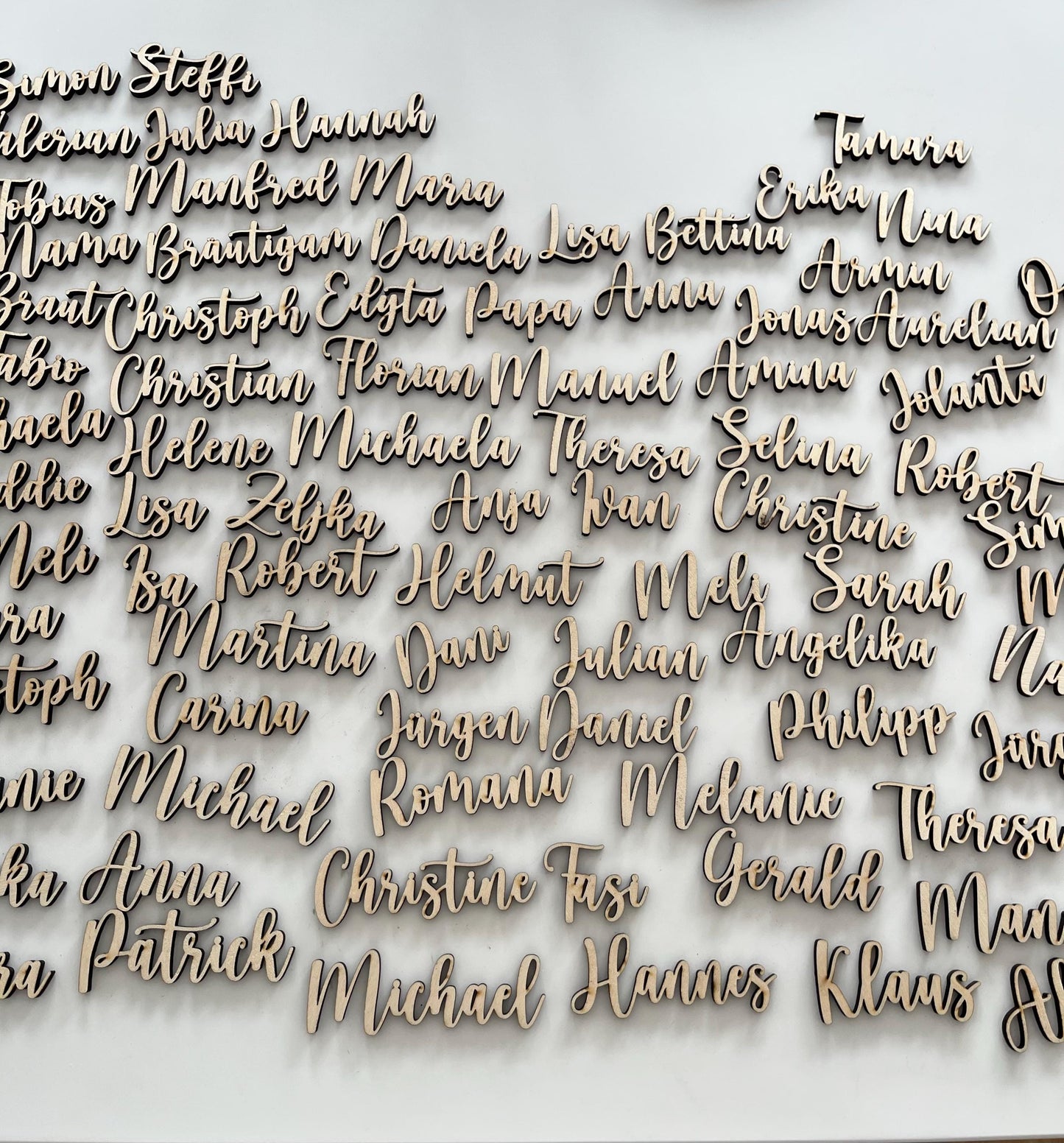 Platzkärtchen Schriftzug Name aus Holz 3 mm Personalisierte Tischdekoration Hochzeit, Taufe, Geburtstag, Weihnachten, Feste Birkenholz
