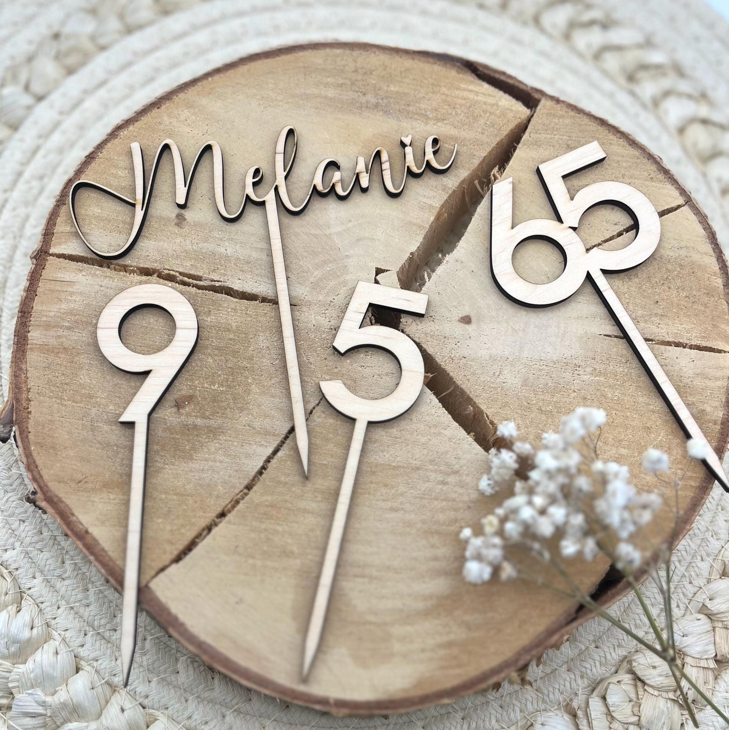 Cake Topper aus Holz personalisierter Caketopper Name, Zahl oder Set natur oder farbig 4 mm Birke 614 cm Höhe 12 Schriften