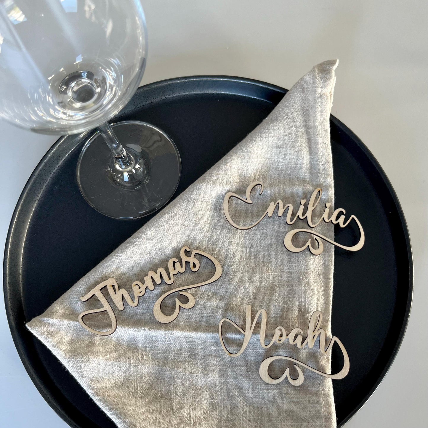 Platzkarten Holz für Gläser - Personalisiertes Namensschild Tischkarte | Tischdeko Hochzeit, Taufe, Geburtstag | Schriftzug Name aus Holz