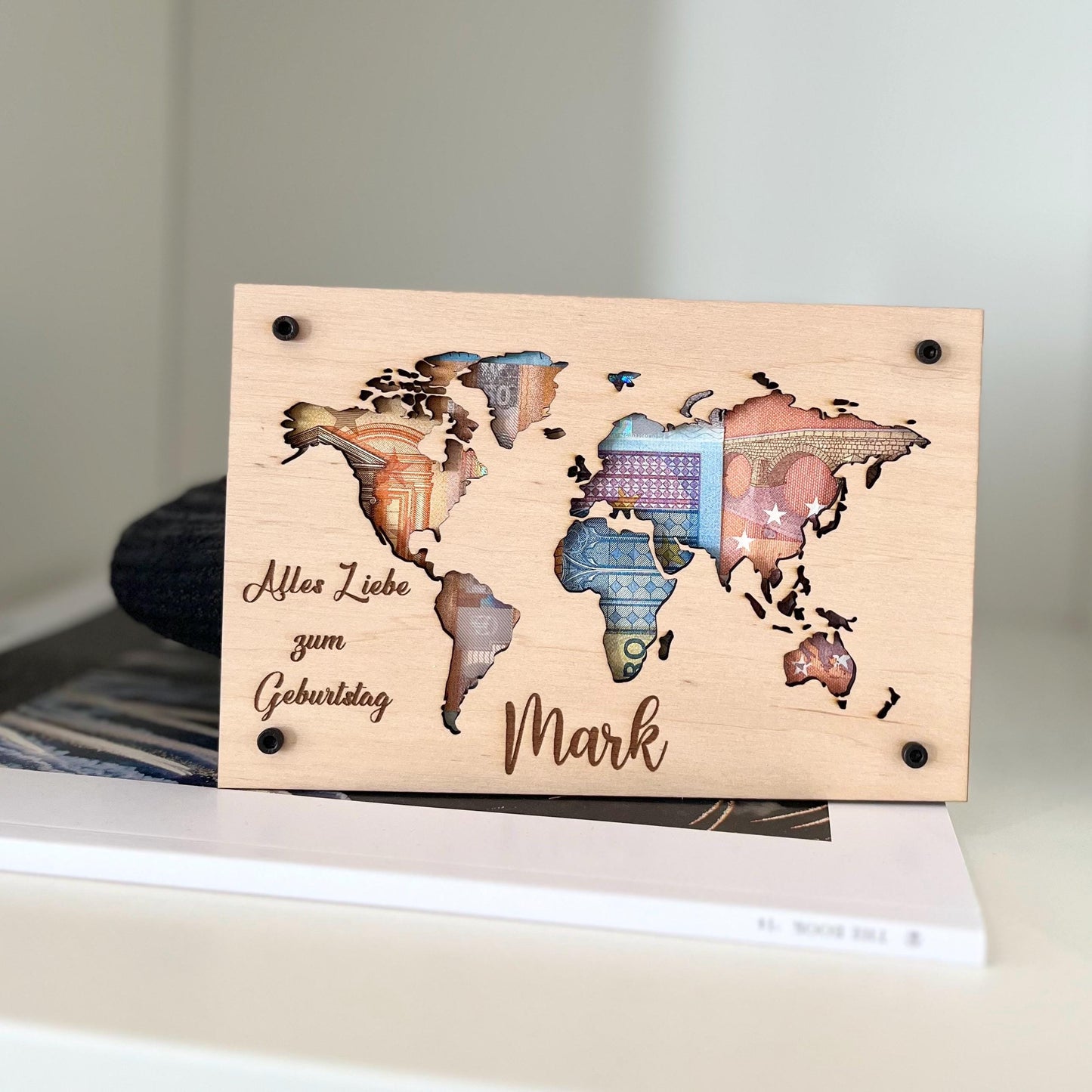 Personalisierbares Geldgeschenk Holz Weltkarte Hingucker für Geburtstage, Hochzeit, Jubiläen, Kommunion, Konfirmation, Firmung, Taufe