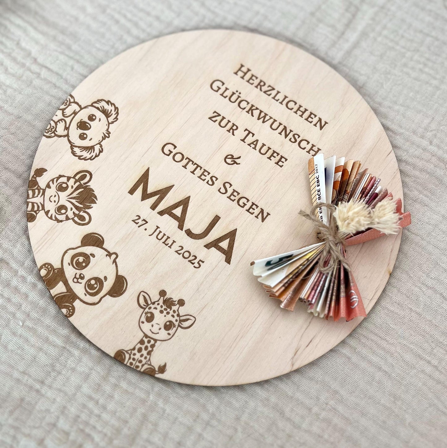 Geldgeschenk zur Taufe aus Holz personalisiert – mit Name, Datum & Spruch