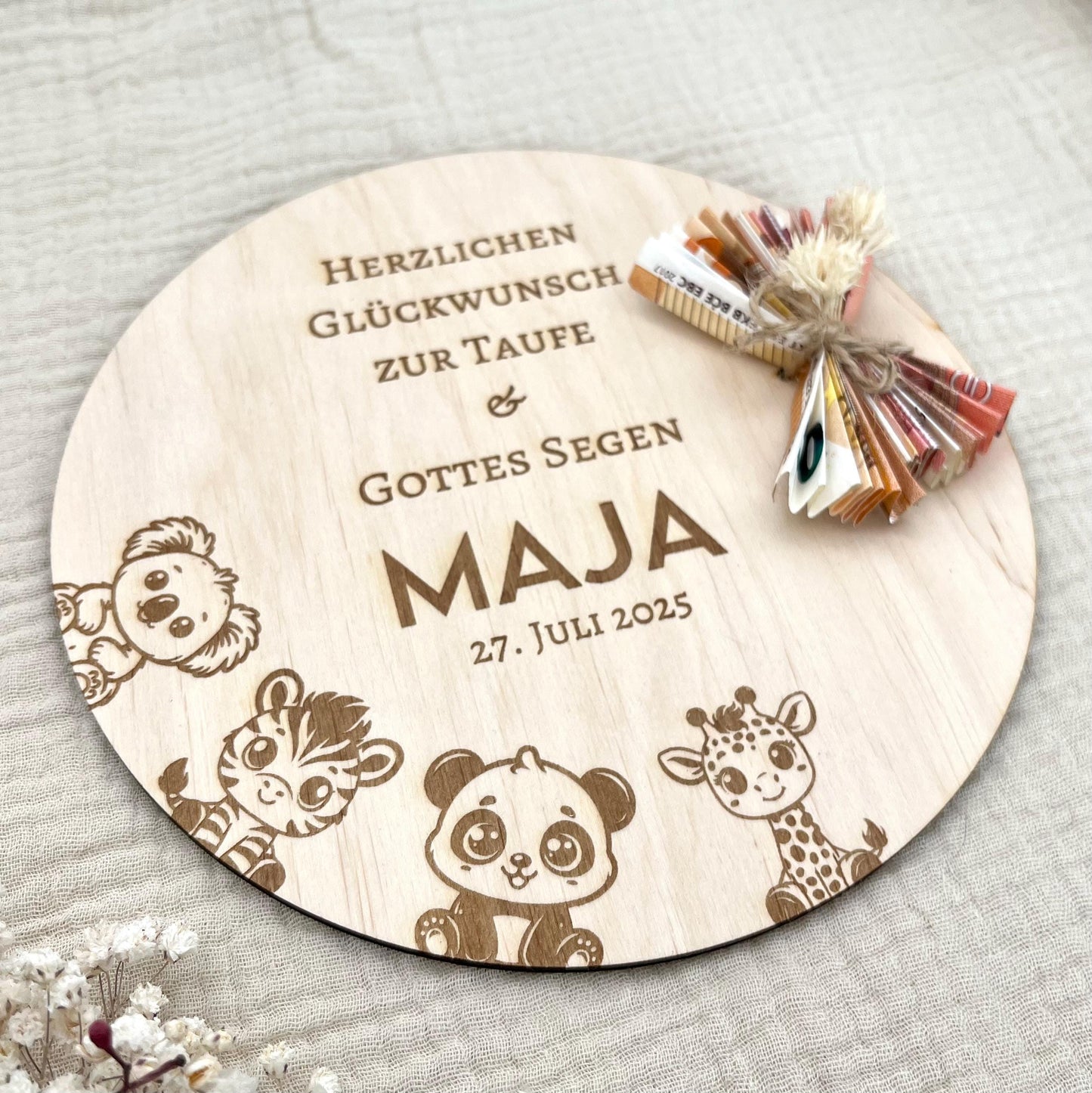 Geldgeschenk zur Taufe aus Holz personalisiert – mit Name, Datum & Spruch