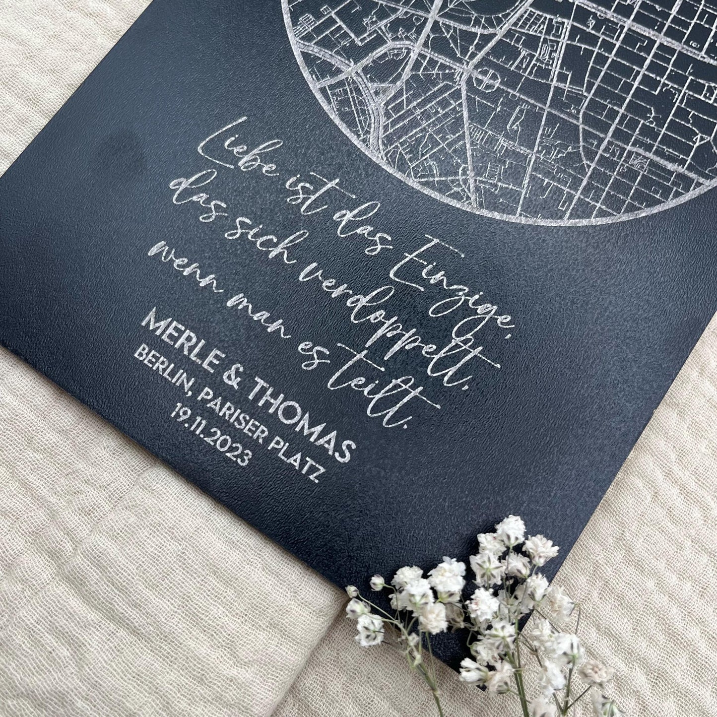 Koordinatenkarte aus Holz personalisiert – Geschenk zum Jahrestag, Valentinstag & Hochzeitstag