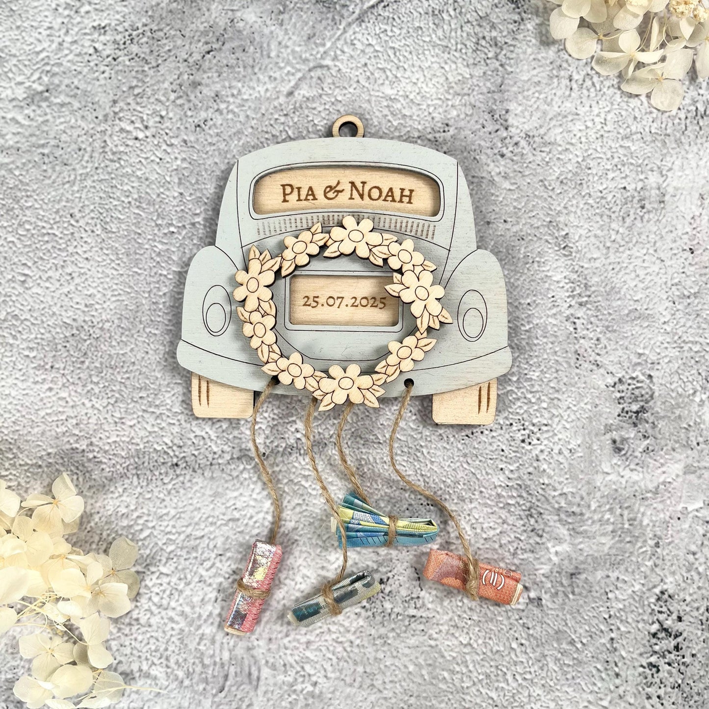 Hochzeitsauto Geldgeschenk aus Holz – personalisiertes Hochzeitsgeschenk mit Namen & Datum
