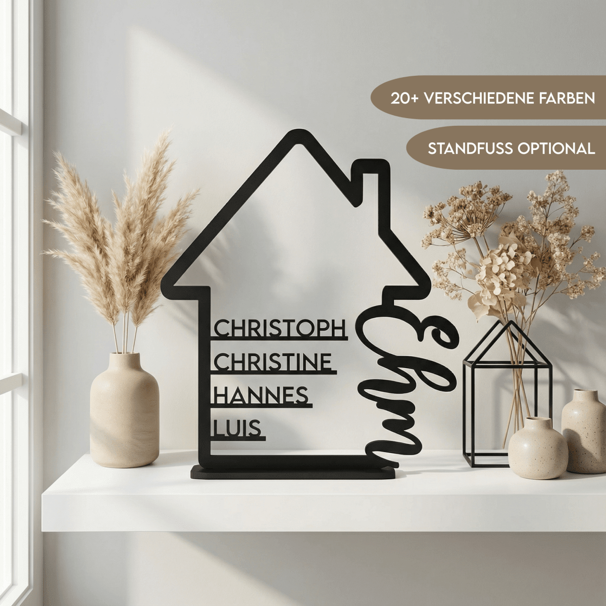 Familienschild aus Holz in Hausform, personalisiert mit Namen