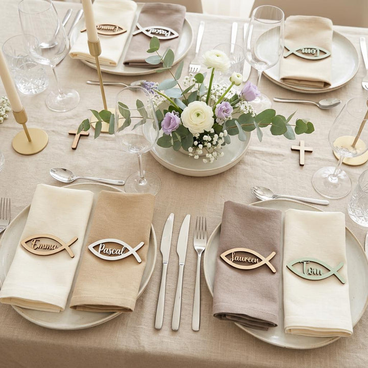 Tischdeko Konfirmation: Namensschilder, Platzkarten & Dekokonzepte für ein besonderes Fest - LaserArt Germany