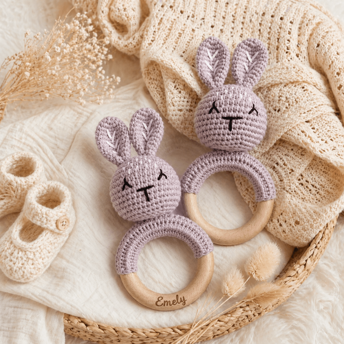 Baby-Rassel Hase Modern personalisiert – Hauptansicht