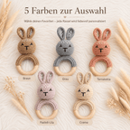 Baby-Rassel Hase Modern personalisiert – Nahaufnahme der gehäkelten Ohren