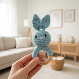 Baby Rassel personalisiert & gehäkelt | Greifling | Hase - LaserArt Germany