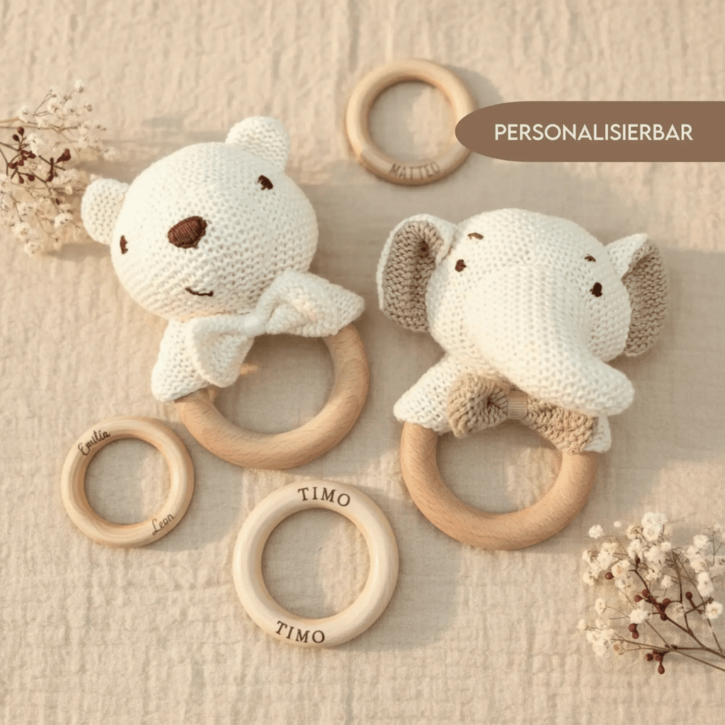 Baby Rassel personalisiert & gehäkelt | Greifling | weisse Tiere - LaserArt Germany
