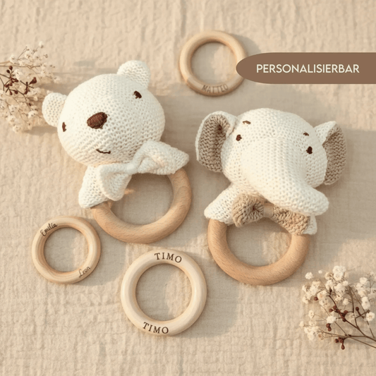Baby Rassel personalisiert & gehäkelt | Greifling | weisse Tiere - LaserArt Germany