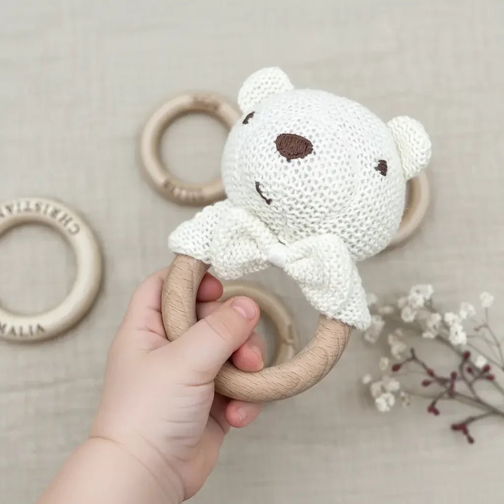 Baby Rassel personalisiert & gehäkelt | Greifling | weisse Tiere - LaserArt Germany