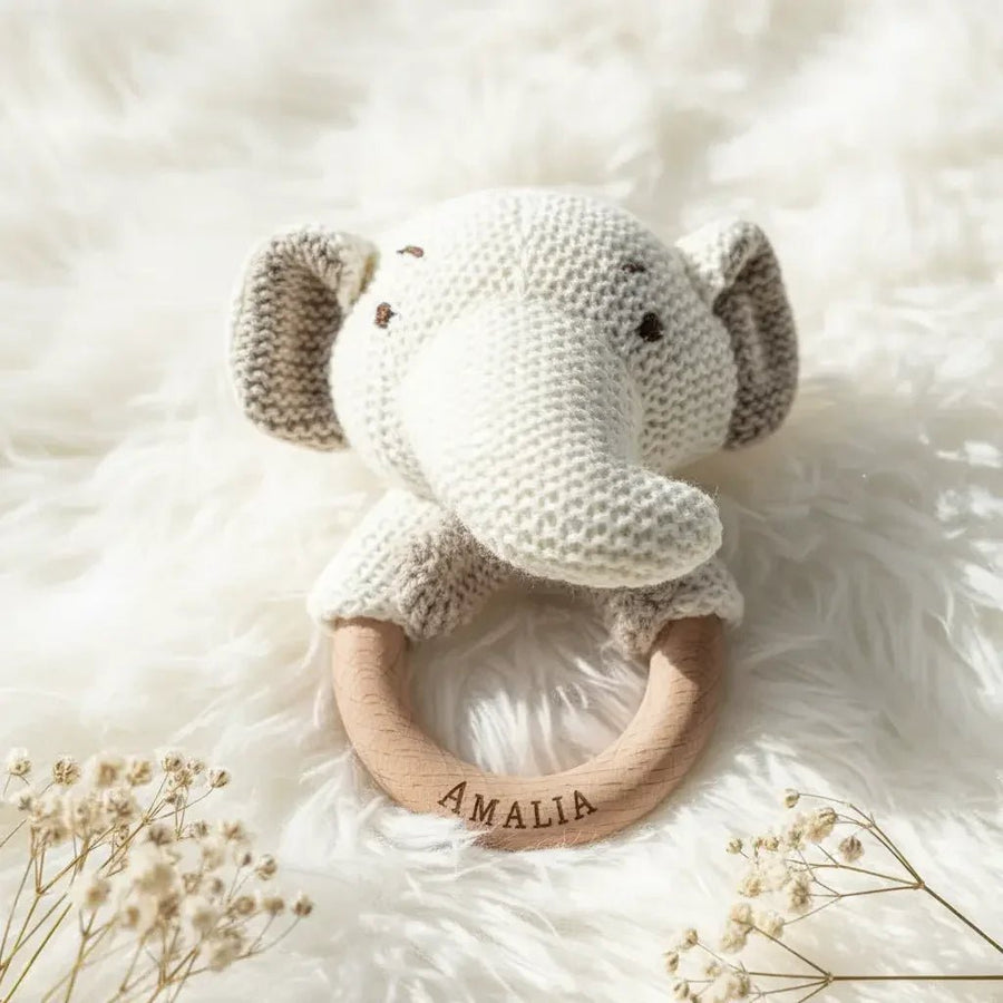 Baby Rassel personalisiert & gehäkelt | Greifling | weisse Tiere - LaserArt Germany