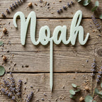 Cake Topper aus Acryl personalisiert – Detailaufnahme Politur