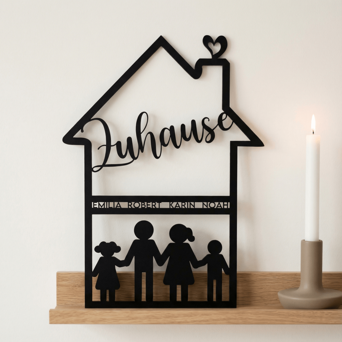 Familienschild aus Holz in Hausform | personalisiert mit Namen & Figuren - LaserArt Germany