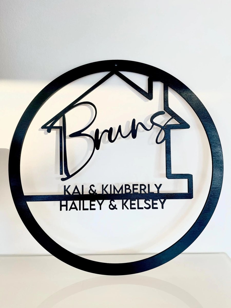 Familienschild aus Holz personalisiert | Türkranz & Wanddeko für Zuhause - LaserArt Germany
