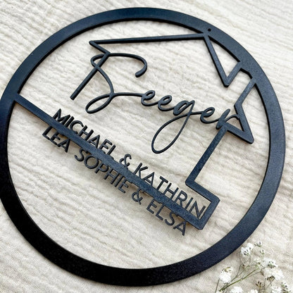 Familienschild aus Holz personalisiert | Türkranz & Wanddeko für Zuhause - LaserArt Germany