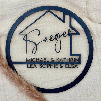 Familienschild aus Holz personalisiert | Türkranz & Wanddeko für Zuhause - LaserArt Germany