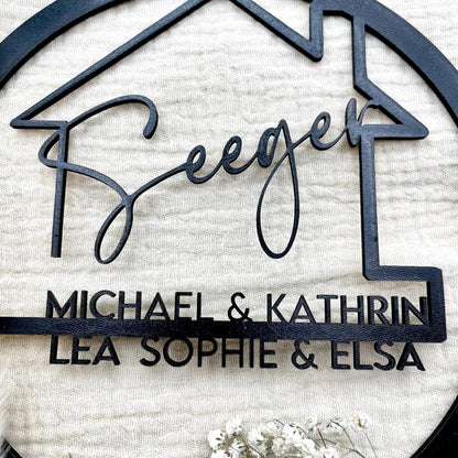 Familienschild aus Holz personalisiert | Türkranz & Wanddeko für Zuhause - LaserArt Germany