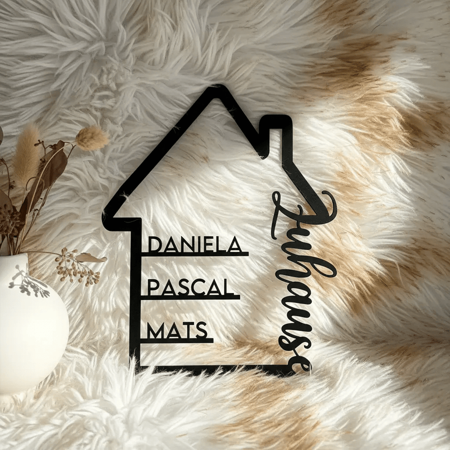 Familienschild | Holzschild Haus mit Namen personalisiert | Familienhaus aus Holz - LaserArt Germany