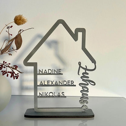 Familienschild | Holzschild Haus mit Namen personalisiert | Familienhaus aus Holz - LaserArt Germany