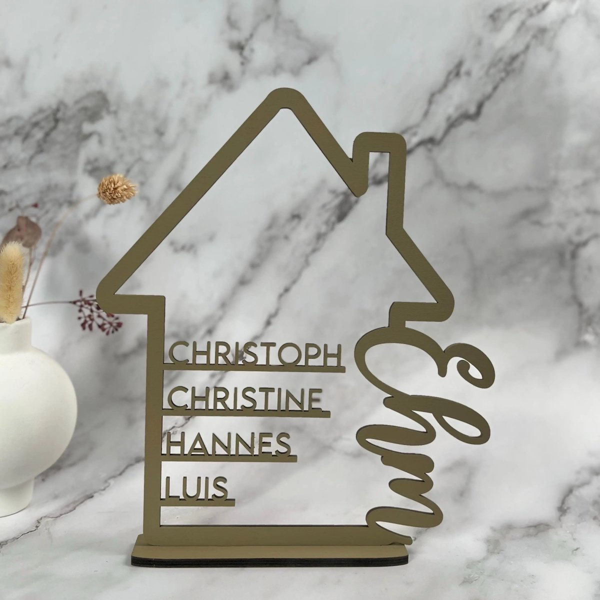 Familienschild | Holzschild Haus mit Namen personalisiert | Familienhaus aus Holz - LaserArt Germany