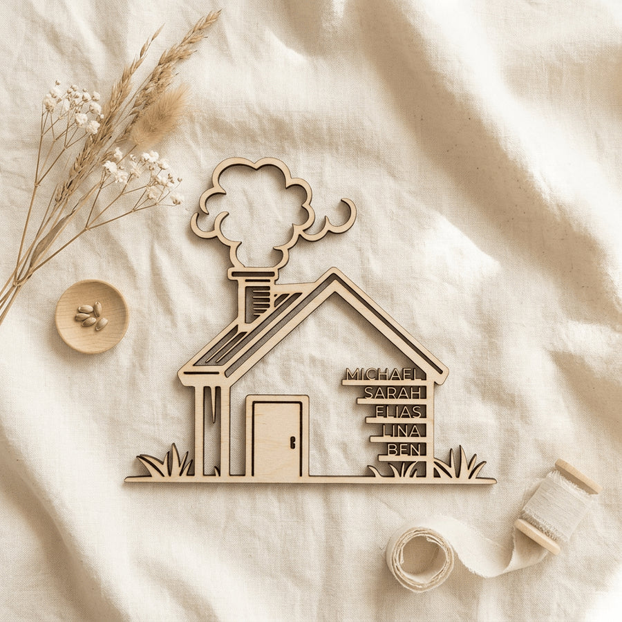 Familienschild in Hausform zum Einzug | Holz - LaserArt Germany