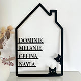Familienschild personalisiert aus Holz | Hausform mit Katzen & Vornamen - LaserArt Germany