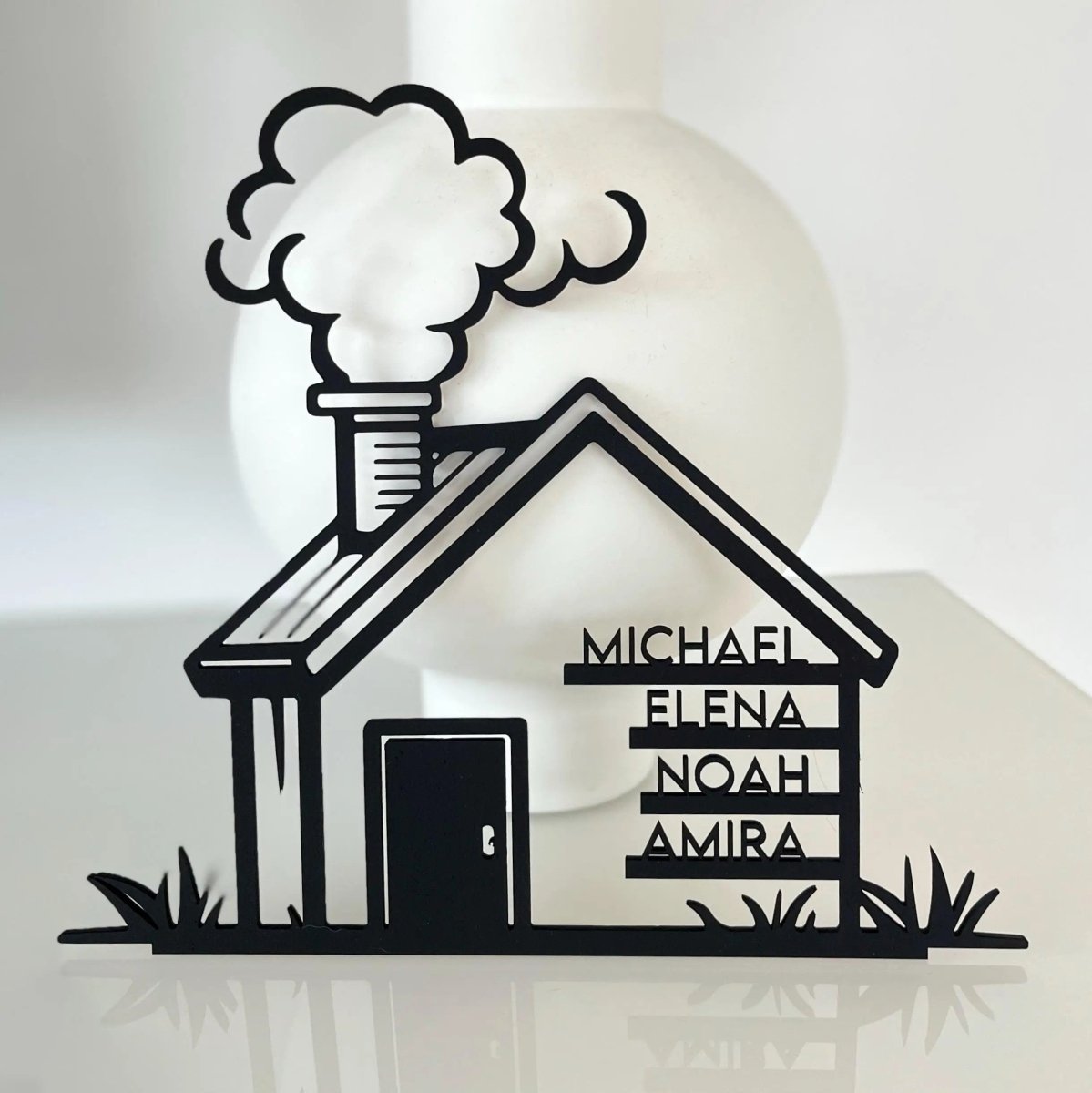 Familienschild personalisiert in Hausform | Geschenk zum Einzug - LaserArt Germany