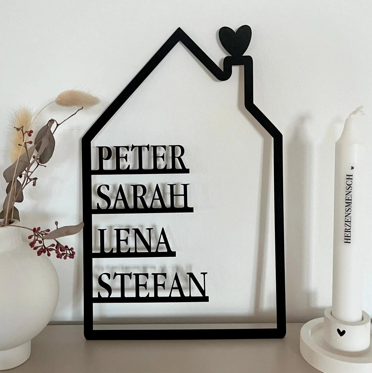Familienschild personalisiert mit Vornamen aller Familienmitglieder - LaserArt Germany