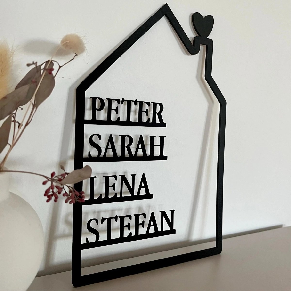 Familienschild personalisiert mit Vornamen aller Familienmitglieder - LaserArt Germany