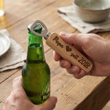 Flaschenöffner Papa personalisiert – Geschenk für Papa aus Holz mit Gravur - LaserArt Germany