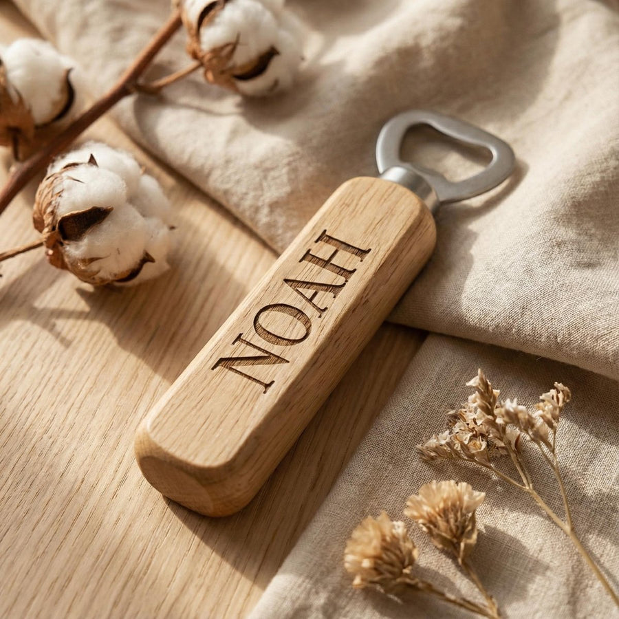 Flaschenöffner personalisiert – Geschenk für Männer aus Holz mit Gravur - LaserArt Germany